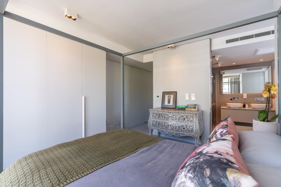 To Let 3 Bedroom Property for Rent in Sea Point Western Cape